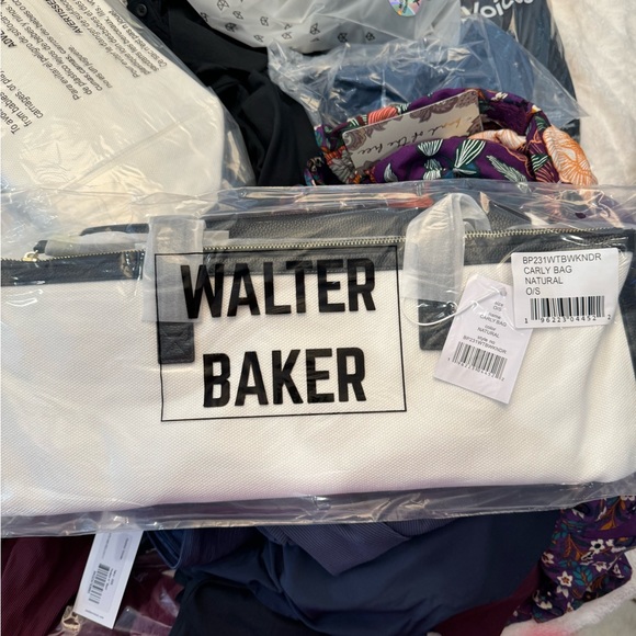 Walter Baker Day Tripper NWT Carly Bag Natural White Canvas • Vegan Leather Tote - Picture 4 of 6